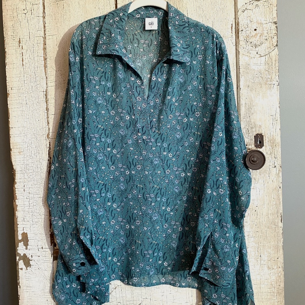 cabi Chase Blouse (Size L) Never worn, no tag.